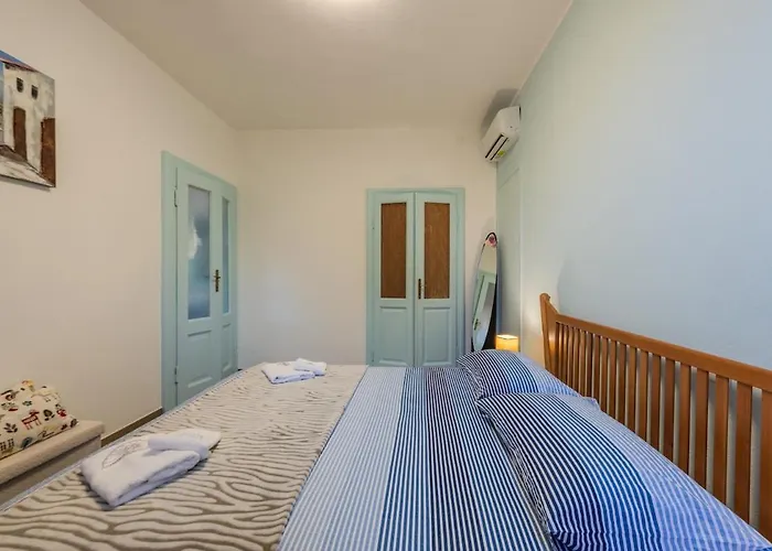 Appartement Castagno 1 On The Wayfarer's Path With Ac And Wifi