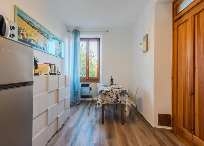 Апартаменты Castagno 1 On The Wayfarer's Path With Ac And Wifi