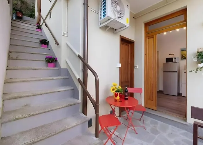 Castagno 1 On The Wayfarer's Path With Ac And Wifi Апартаменты *
